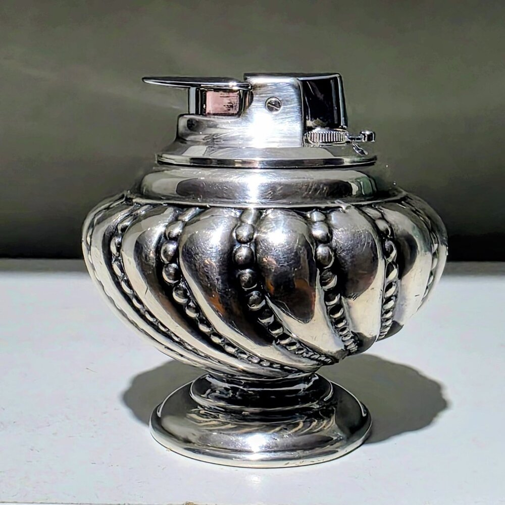 Vintage Ronson Heavy Table Lighter – Silver-Plated
